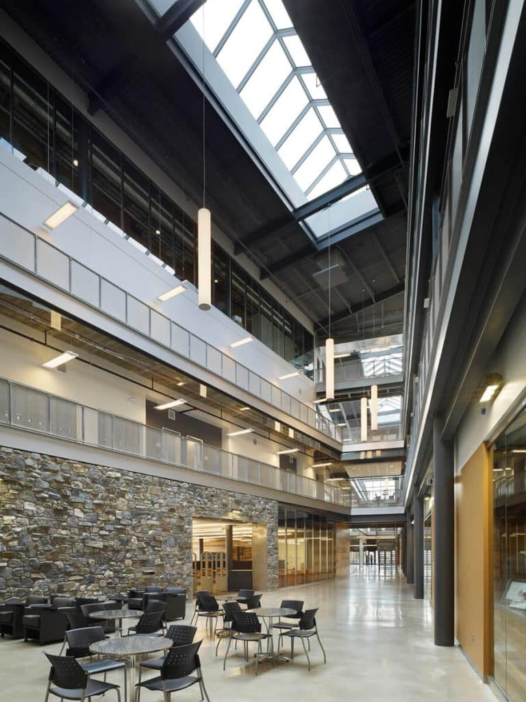 University College of the North: Thompson